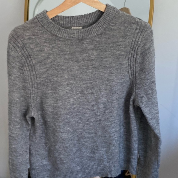 A New Day Heathered Grey Sweater Small - Picture 11 of 11